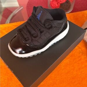 Jordan 11 Retro Low